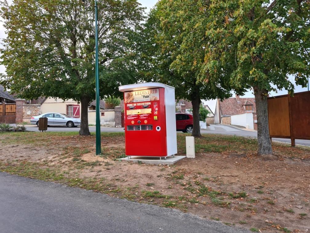 Gite Du Luat Vert-en-Drouais Exterior foto